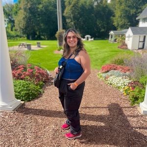 Meet your Posher, Stephanie